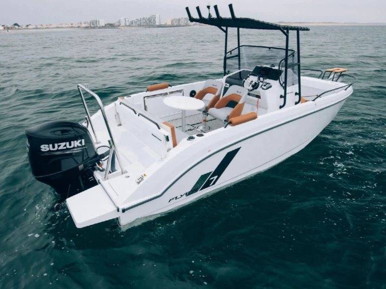 Bénéteau Flyer 7 SPACEdeck jednotlivci a charterové společnosti v Publier