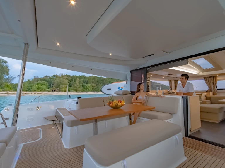 Fountaine Pajot Elba 45 jednotlivci a charterové společnosti v Phuket Yacht Haven Marina