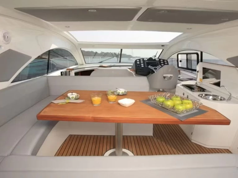 Pronájem Motorová loď v Monako -MonteCarloYachts 42