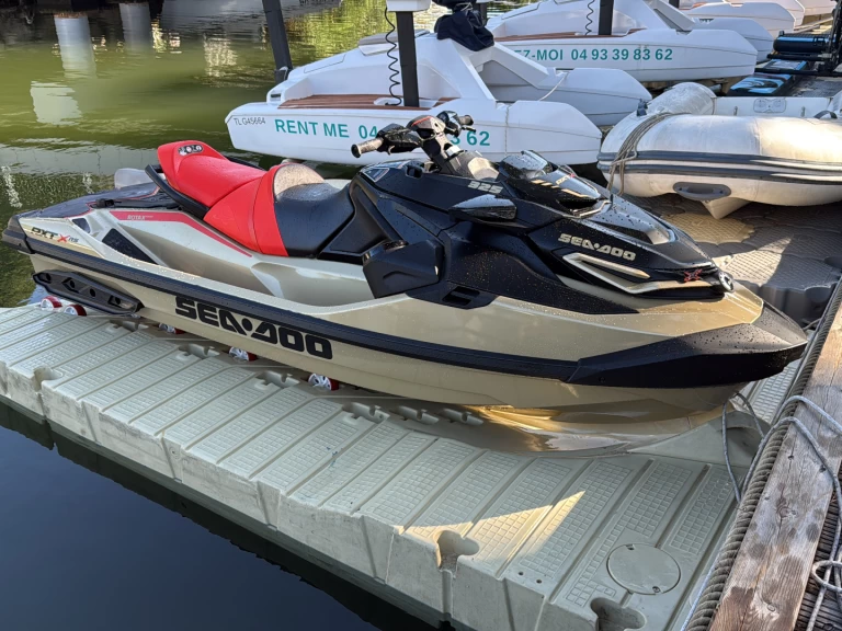Pronájem Vodní skútr v Mandelieu-la-Napoule -Sea-Doo RXT-X RS 325