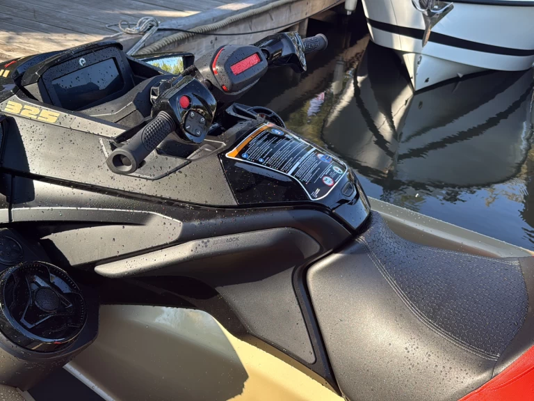 Pronájem lodi Sea-Doo RXT-X RS 325 v Mandelieu-la-Napoule na Samboatu