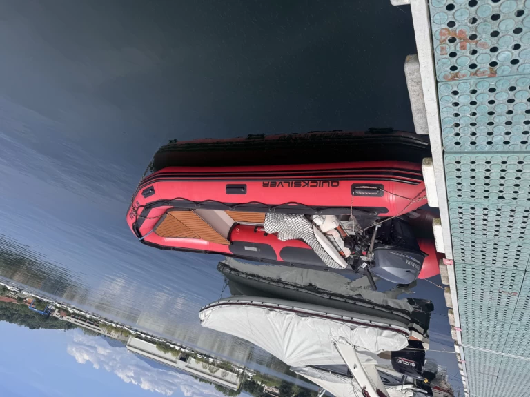 Pronajmout Polotuhá loď se skipperem či ne Quicksilver v Ornex