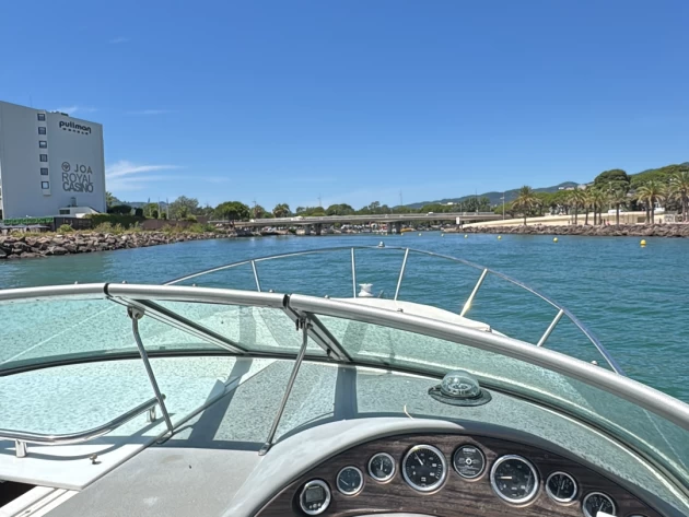 Motorová loď k pronájmu v Mandelieu-la-Napoule za nejlepší cenu