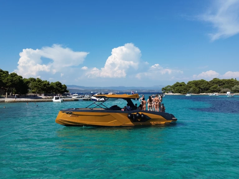 Pronájem lodi Alesta Marine Raptor parasailing v Split na Samboatu