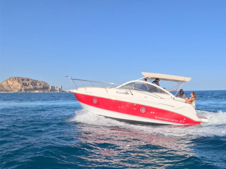 Pronájem Motorová loď Bénéteau s licencí