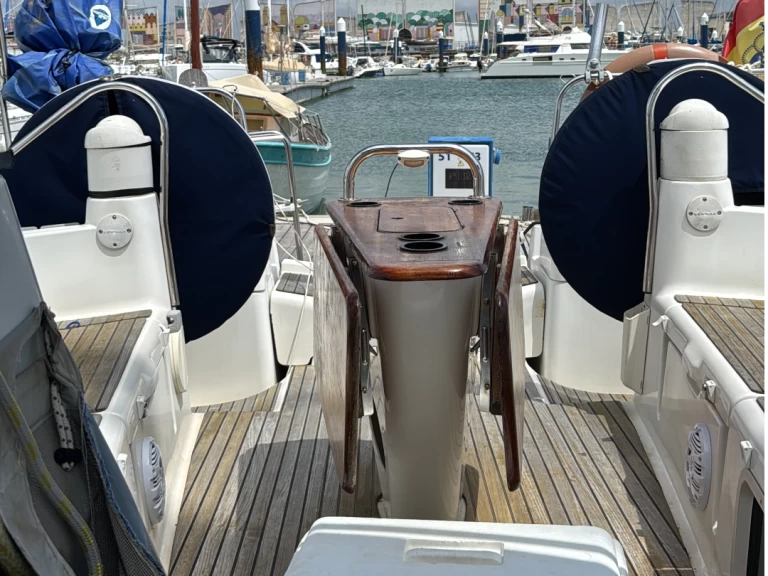 Pronájem Plachetnice Jeanneau s licencí