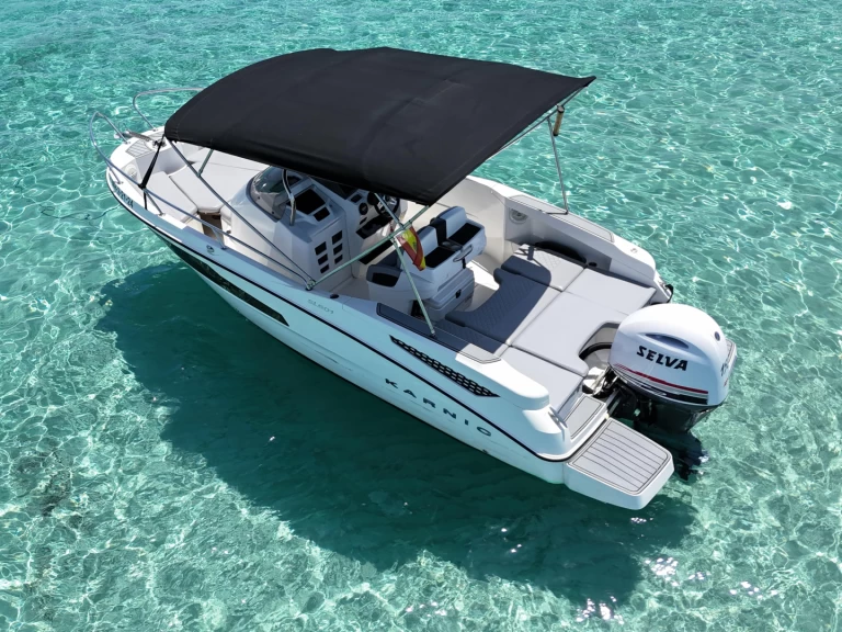 Pronajmout Motorová loď se skipperem či ne Karnic v Ibiza Town