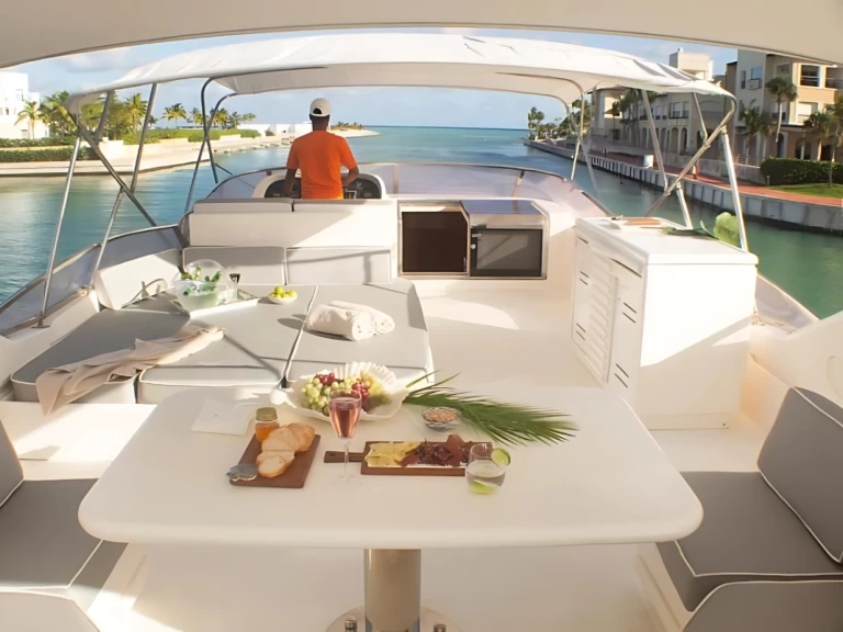 Pronájem jachty v La Romana -Custom Made custom na Samboatu