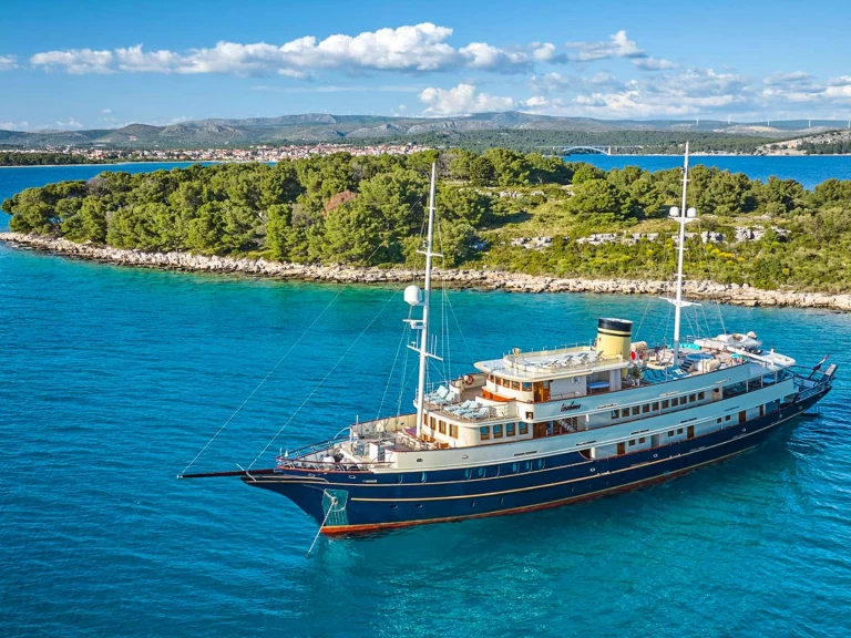 Pronájem lodi Custom CASABLANCA v Trogir na Samboatu