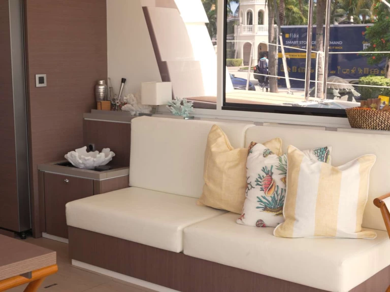 Pronájem lodi Nassau lákavé ceny ZURI 3