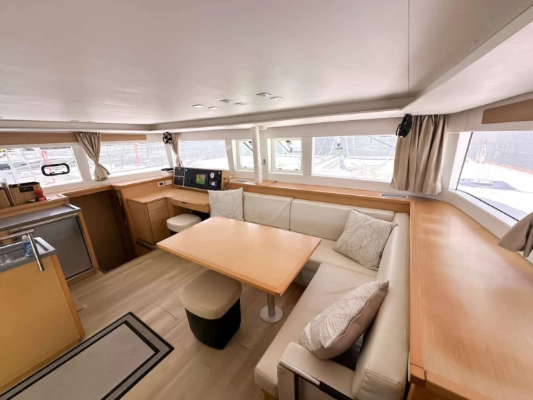 Pronájem lodi Britské Panenské ostrovy lákavé ceny NEON MOON