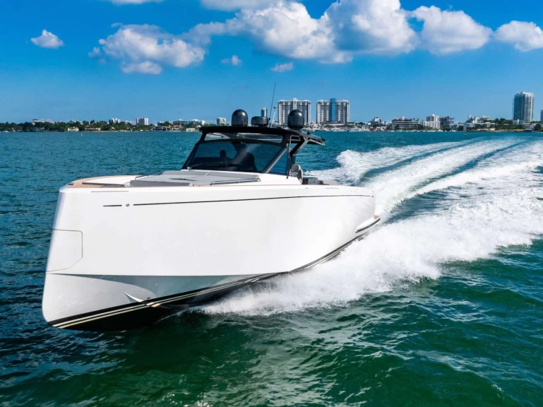 Pronájem Jachta Pardo Yachts s licencí