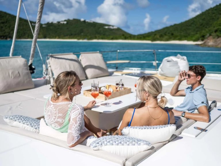 Pronájem Jachta Bali s licencí