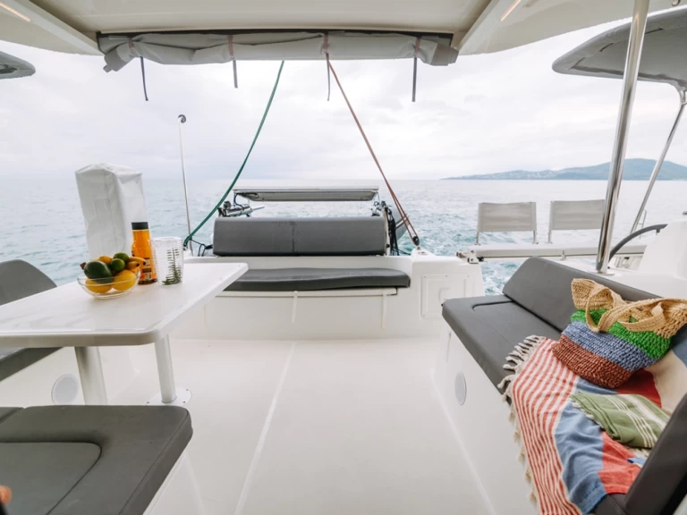 Pronájem Katamarán Excess s licencí