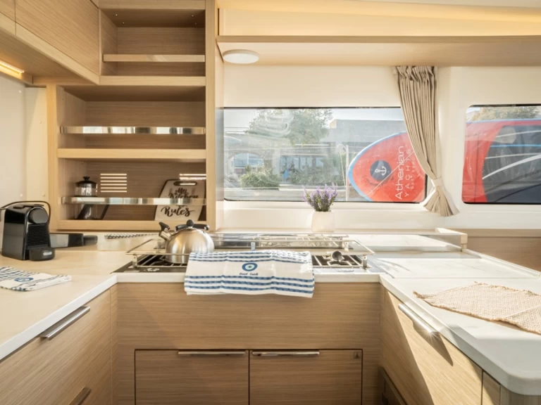 Pronájem lodi Piso Livadi lákavé ceny Lagoon 46