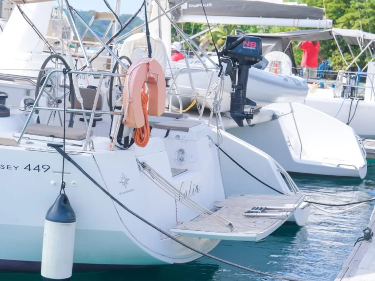 Pronájem Plachetnice Jeanneau s licencí