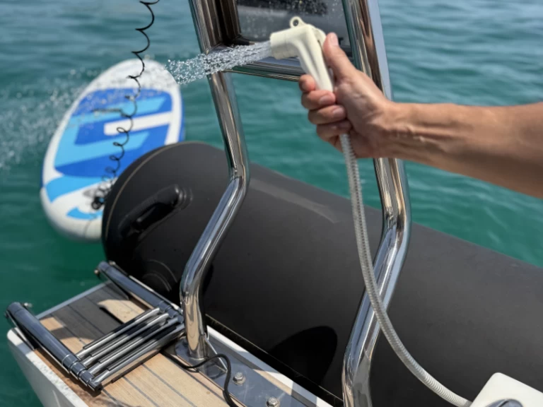 Polotuhá loď k pronájmu v Puerto Portals za nejlepší cenu