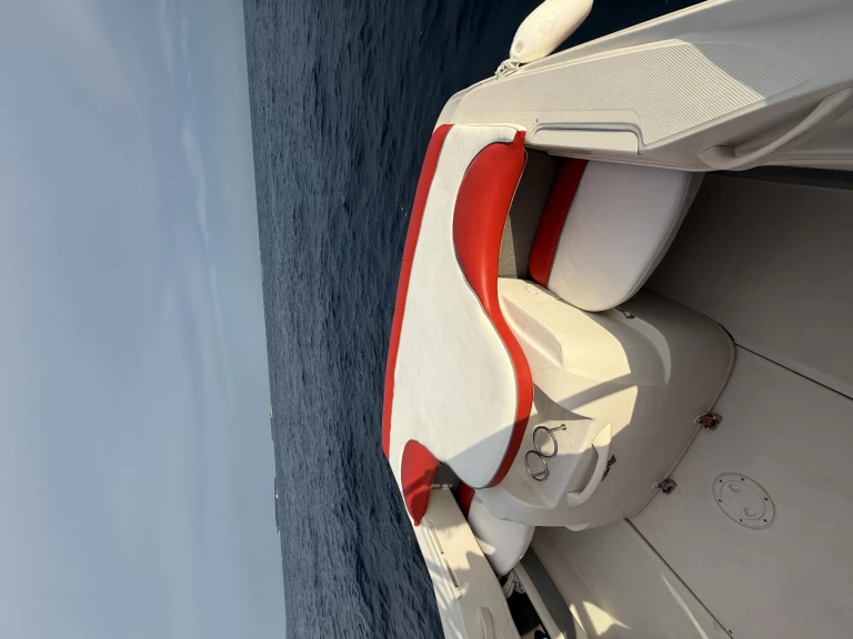 Motorová loď k pronájmu v Mandelieu-la-Napoule za nejlepší cenu