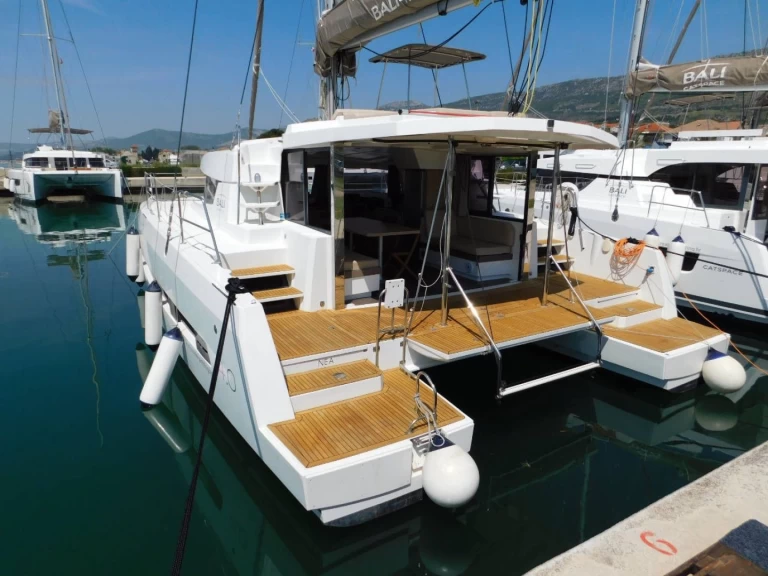 Pronájem lodi Bali Bali 4.0 v Ta' Xbiex na Samboatu