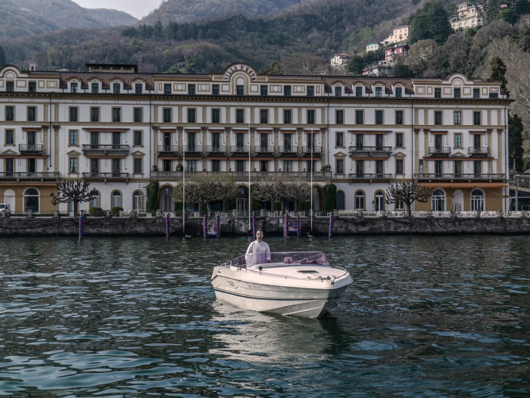 Pronájem Motorová loď Airon s licencí