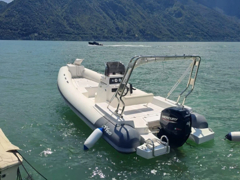 Pronajmout si Panamera PY60 v Como (City)