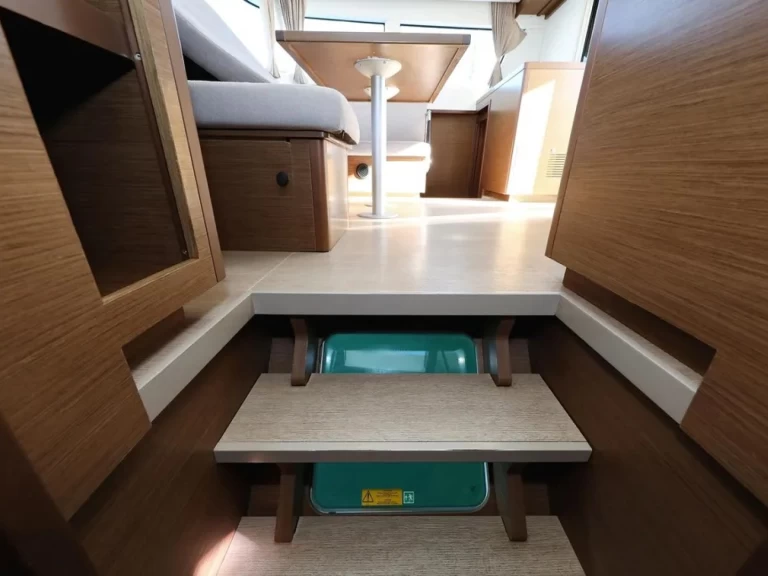 Pronájem Katamarán Lagoon s licencí