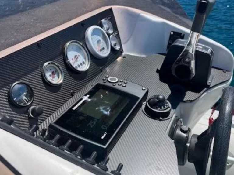 Pronajmout si Arimar X-Cellence 730 v Mandelieu-la-Napoule