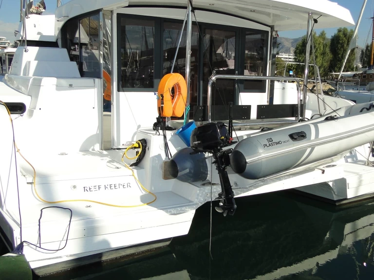 Katamarán k pronájmu v Alimos za nejlepší cenu