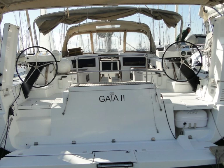 Pronajmout si Dufour Dufour 470 v Alimos