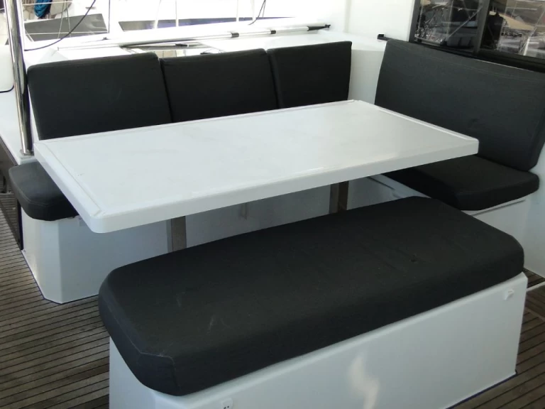 Pronájem Katamarán Fountaine Pajot s licencí