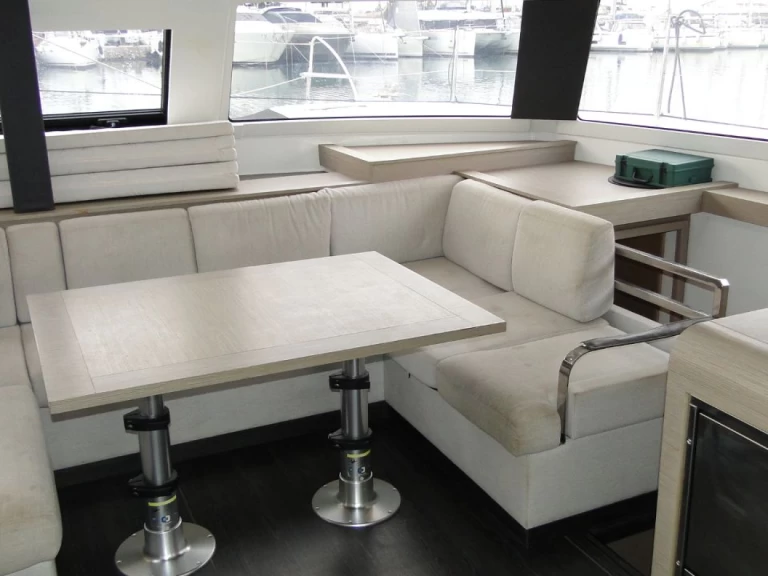 Pronájem lodi Fountaine Pajot Elba 45 v Alimos na Samboatu