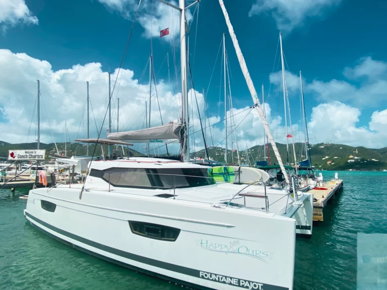 Pronajmout si Fountaine Pajot Lucia 40 v Road Town