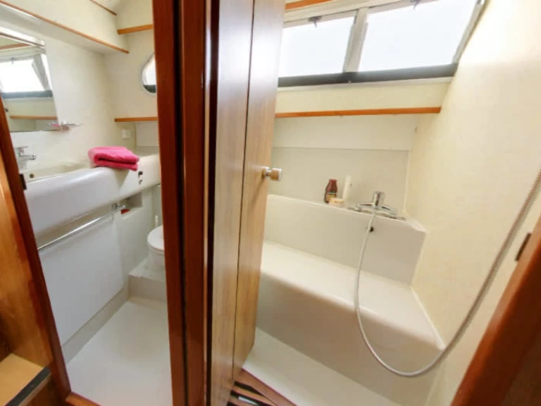 Pronajmout si  Classique v Chertsey