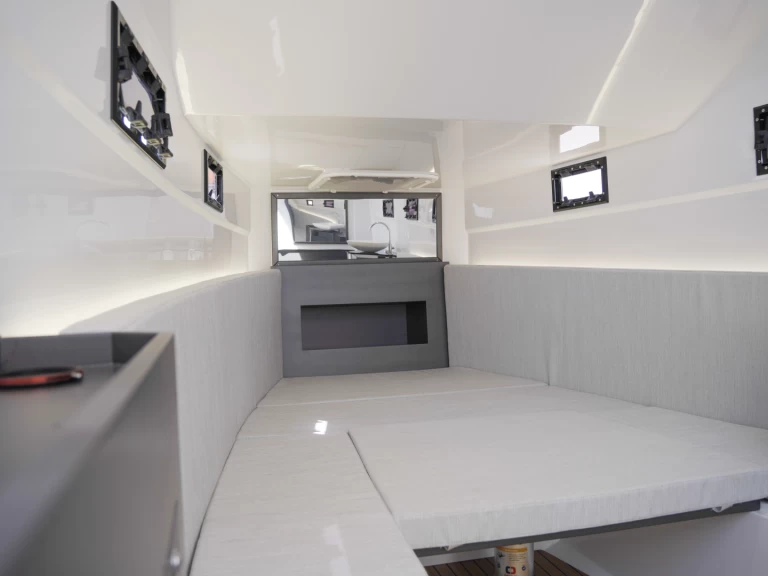 Pronájem jachty v Torre Annunziata -Pirelli Pirelli 42 EFB na Samboatu