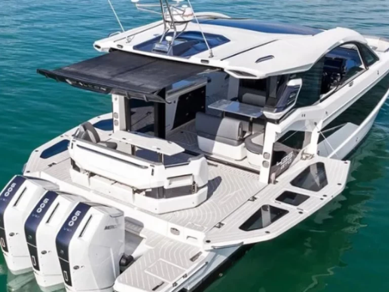 Motorová loď k pronájmu v Ayia Napa za nejlepší cenu