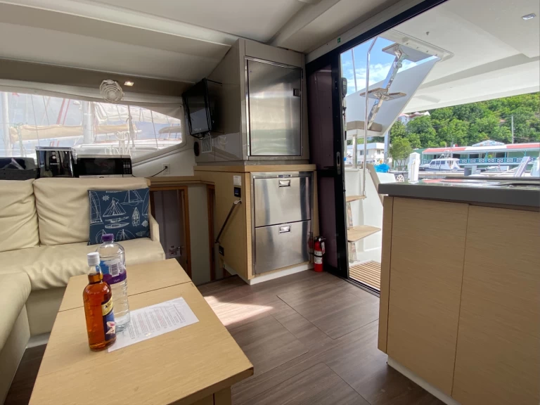 Pronájem jachty v Road Town -Fountaine Pajot Lucia 40 na Samboatu