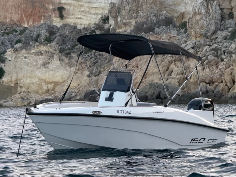 Motorová loď k pronájmu v Xemxija za nejlepší cenu