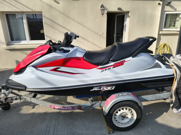 Pronájem lodi Kawasaki Stx 160 v Saint-Malo na Samboatu