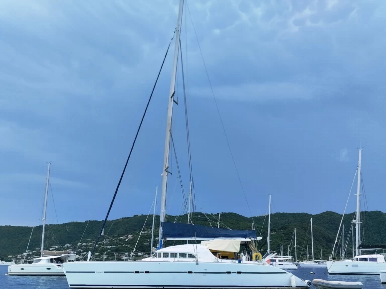 Motorová loď k pronájmu v Nice Port za nejlepší cenu