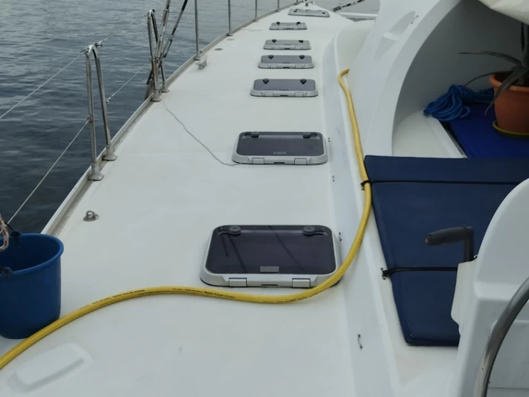 Pronájem jachty v Nice Port -Lagoon Lagoon 570 na Samboatu