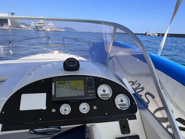 Pronájem Motorová loď Capelli s licencí