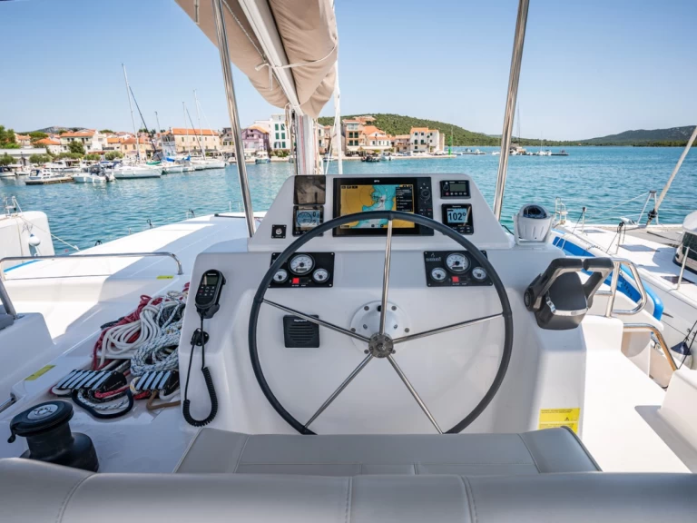 Pronájem lodi Pirovac lákavé ceny Dufour Catamarans 48 Sail