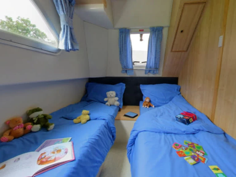 Motorová loď k pronájmu v Branges za nejlepší cenu