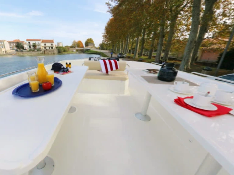 Pronájem Motorová loď Le Boat s licencí
