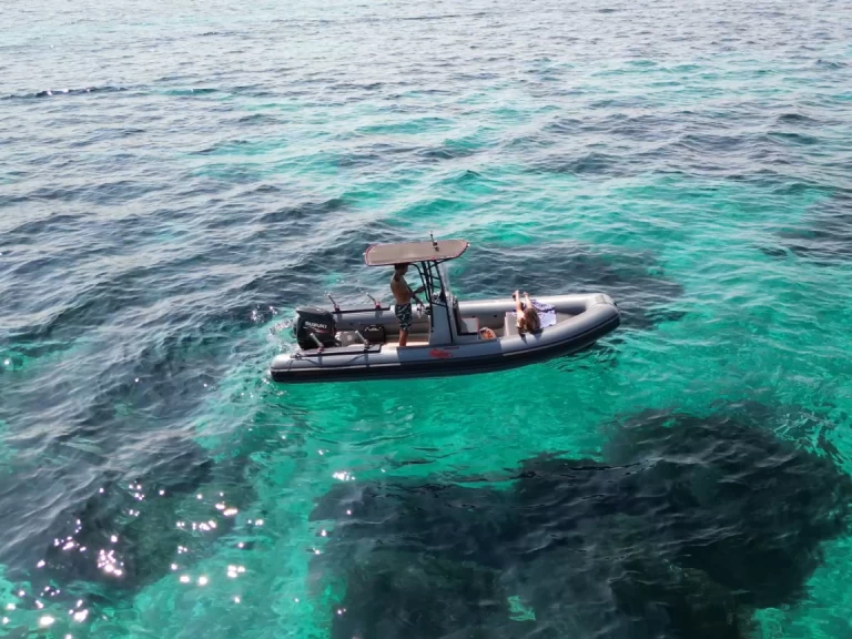 Pronájem lodi Porto San Paolo lákavé ceny Coaster 650 Barracuda