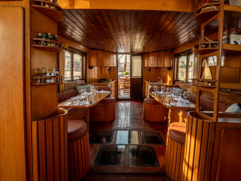 Pronájem lodi Marina Delta Kallithea lákavé ceny Athenian Cruiser