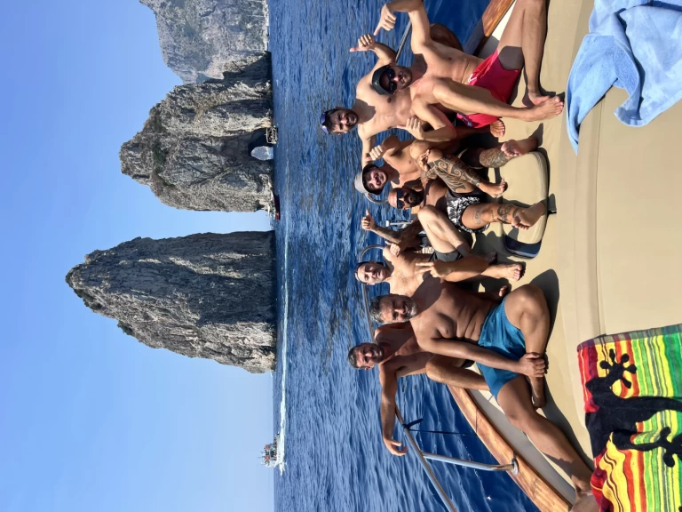 Pronájem Motorová loď Libeccio 27 s licencí