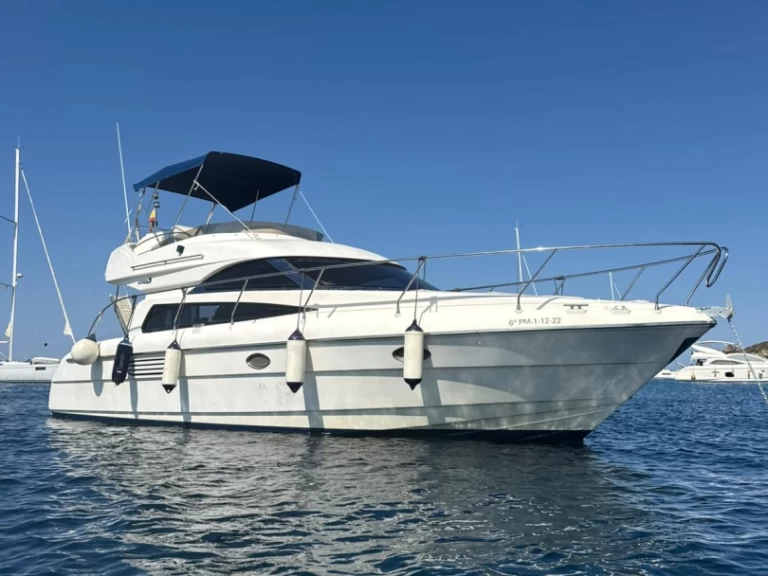 Pronajmout si Astondoa Astondoa 39 AS v Marina de Dénia