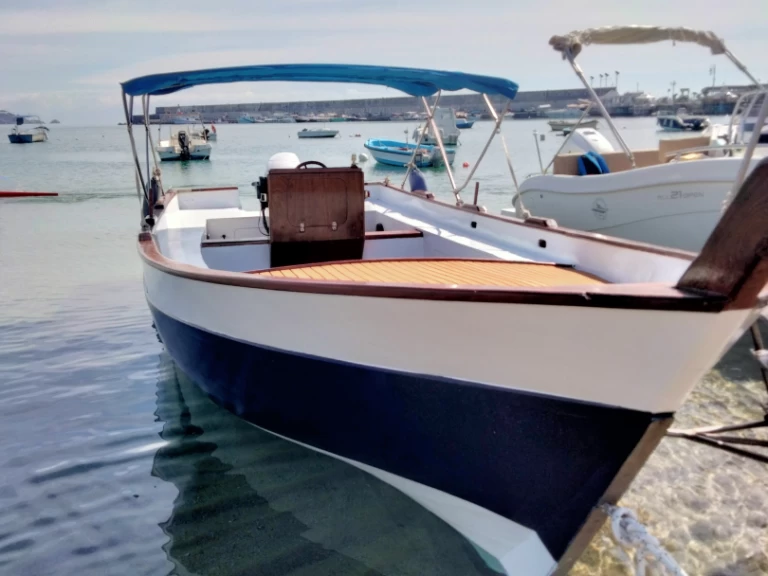 Pronajmout Motorová loď se skipperem či ne Lancia v Giardini-Naxos