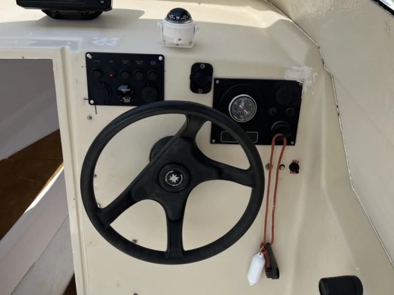 Pronajmout si Bénéteau Sunday 550 v Île-d'Aix